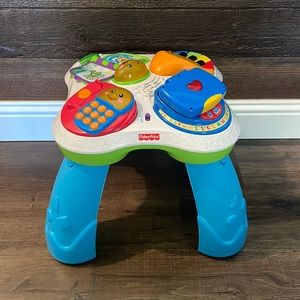 Fisher-Price Laugh & Learn Fun with Friends Musical Table Activity Center